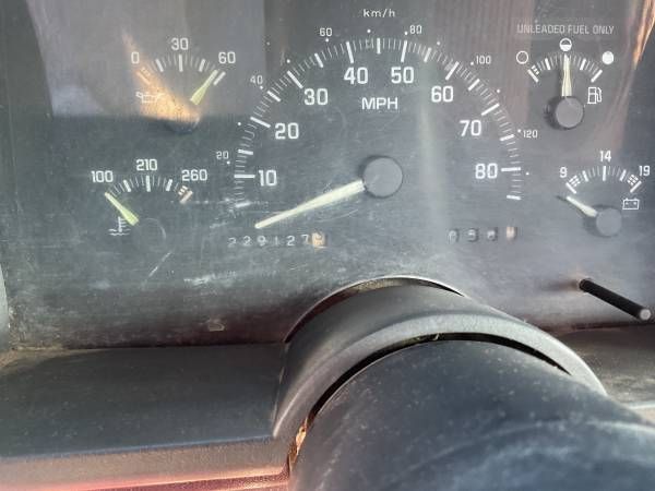 Chevrolet-2500-1992-2-Tone-RedSilver-Red-6