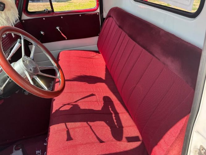 Chevrolet-3100-1951-WhiteRed-Red-13