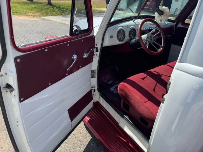 Chevrolet-3100-1951-WhiteRed-Red-16