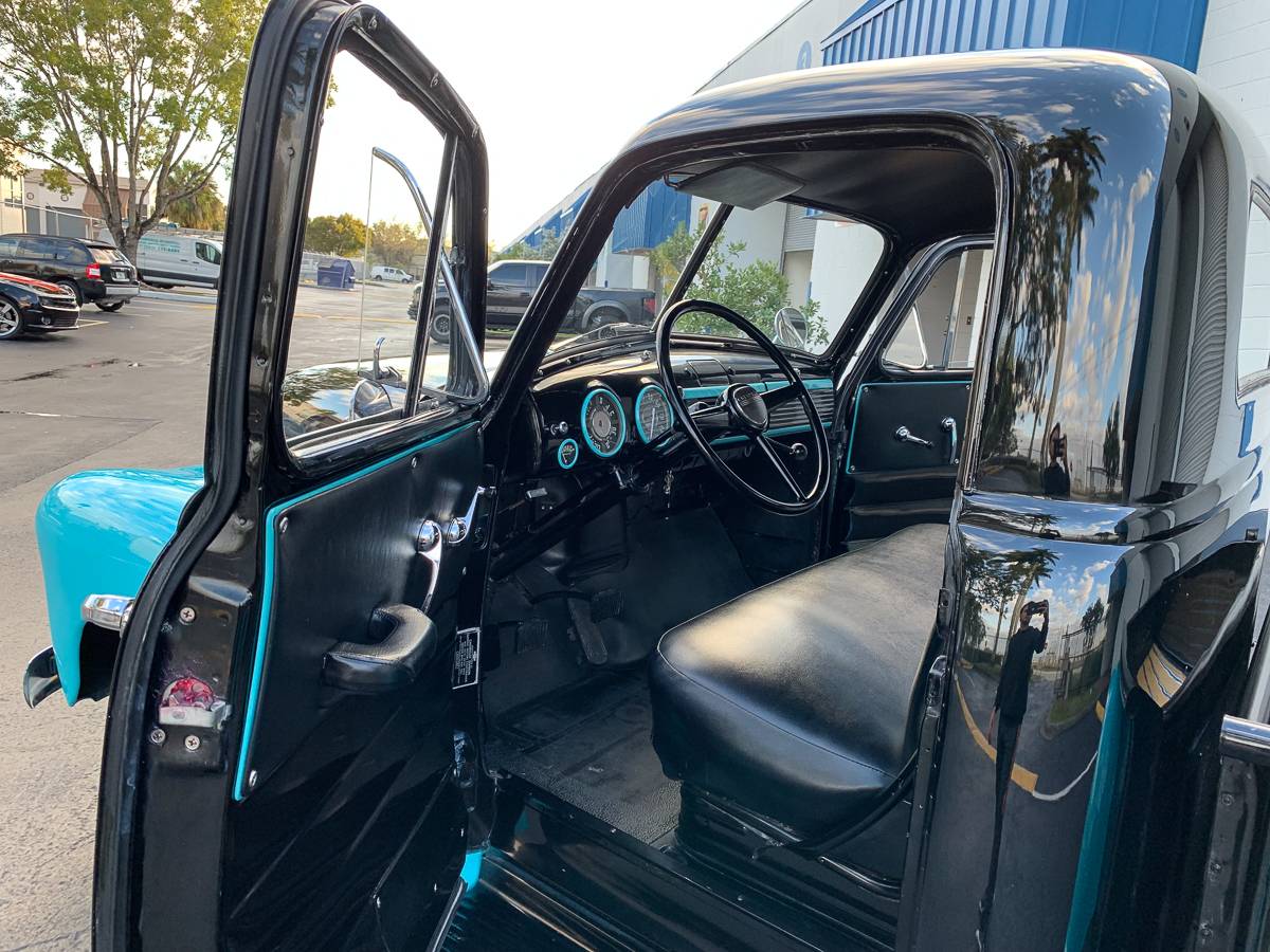 Chevrolet-3100-1953-black-13