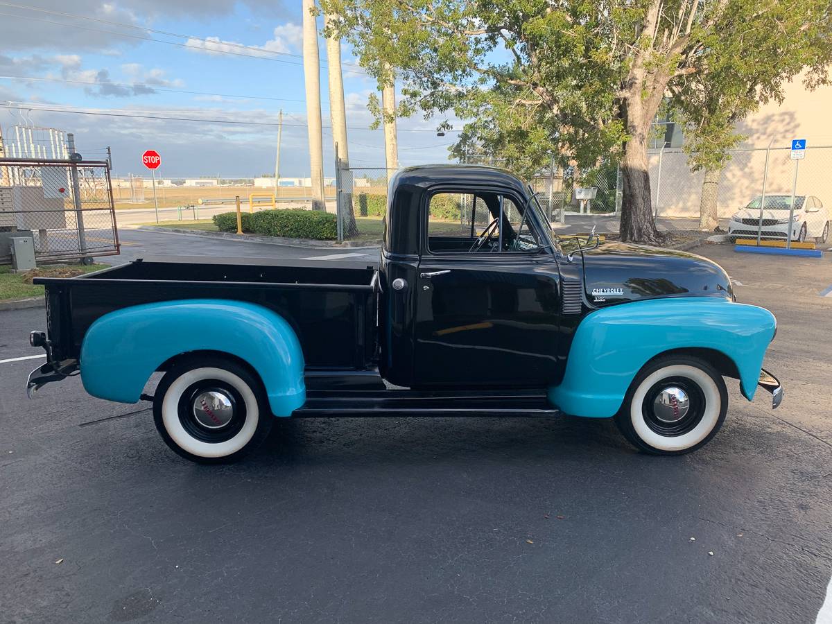 Chevrolet-3100-window-truck-1953-black-3