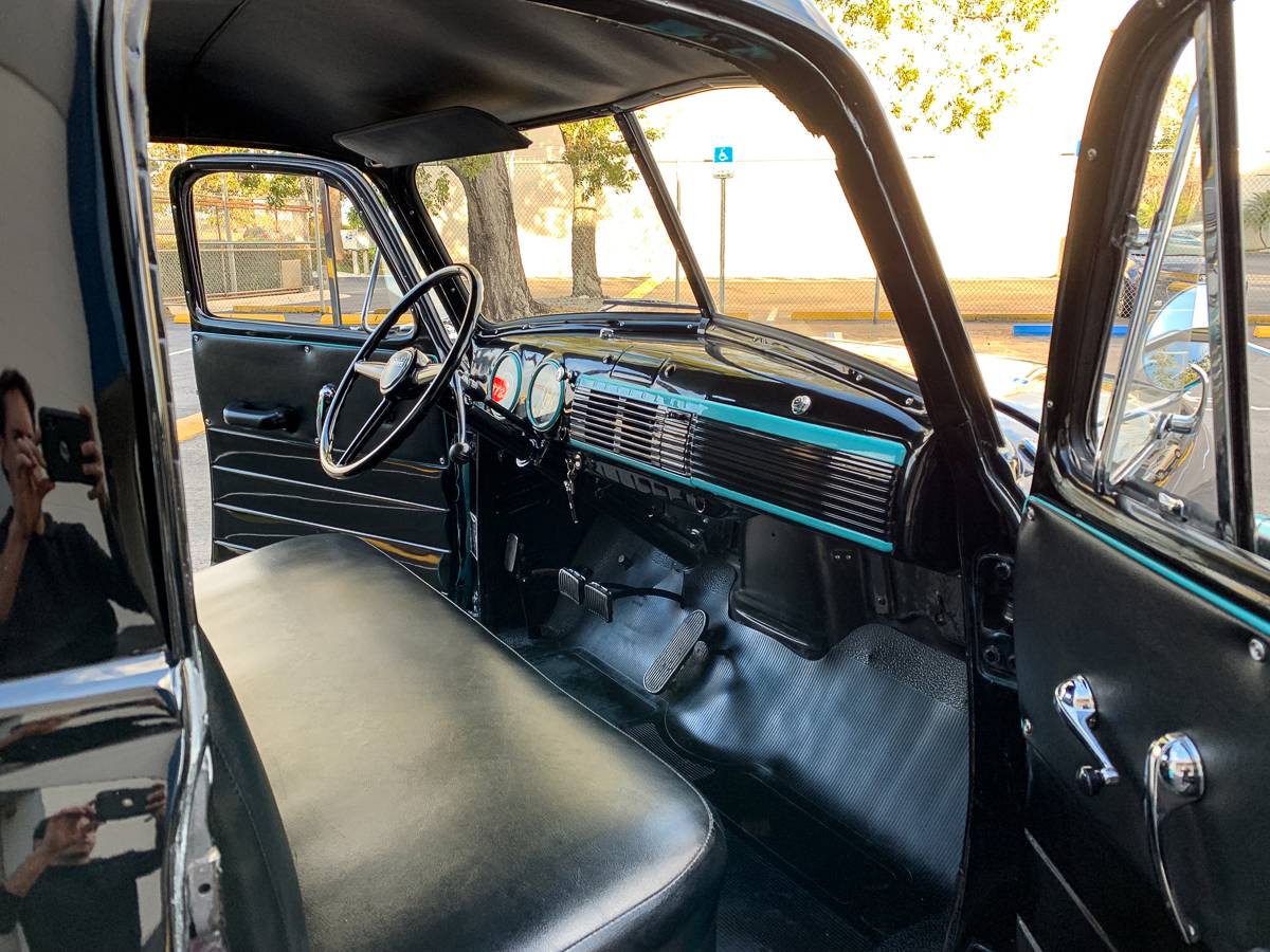 Chevrolet-3100-window-truck-1953-black-5