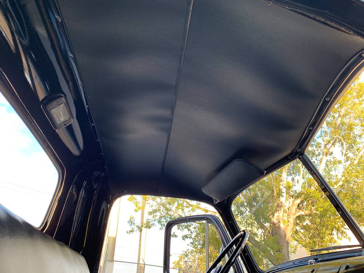 Chevrolet-3100-window-truck-1953-black-7