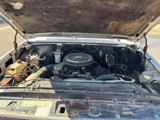 Chevrolet-3500-1987-White-1