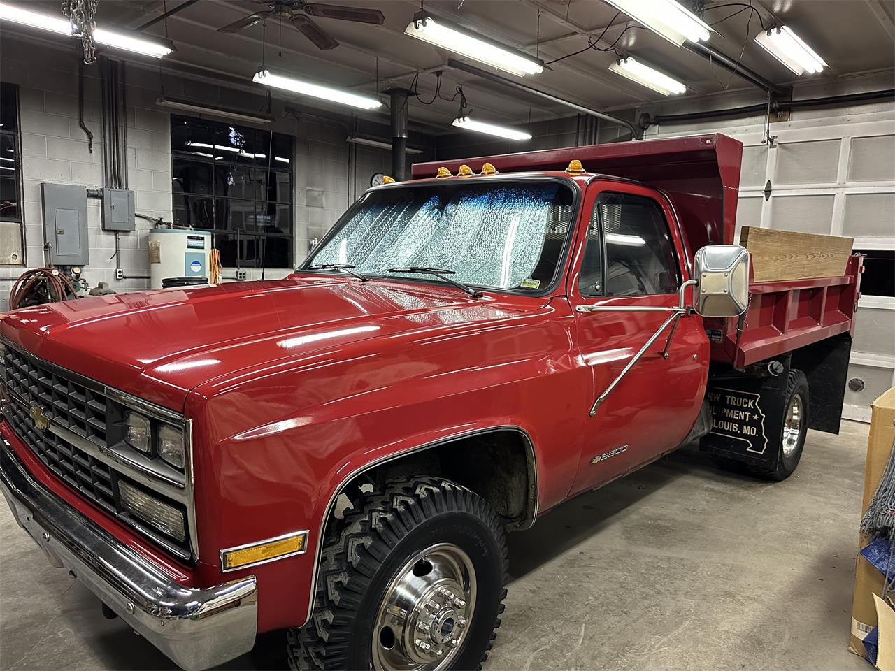 Chevrolet-3500-1989-Red-Dark-Red