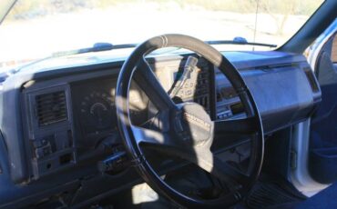 Chevrolet-3500-1989-White-10