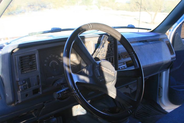 Chevrolet-3500-1989-White-10