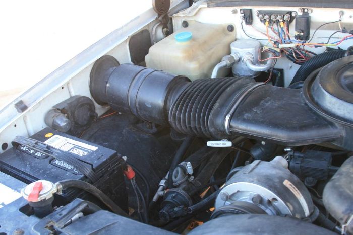 Chevrolet-3500-1989-White-2