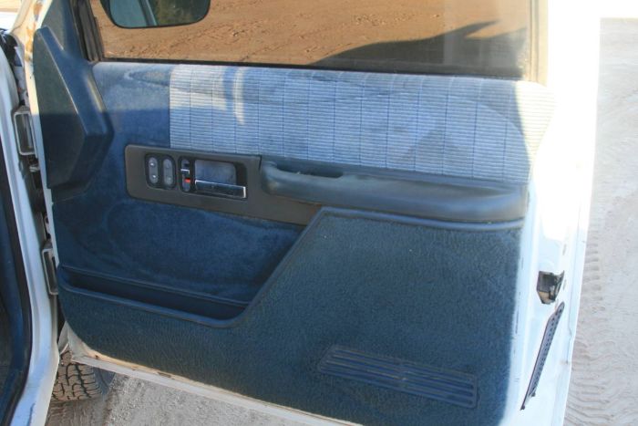 Chevrolet-3500-1989-White-7