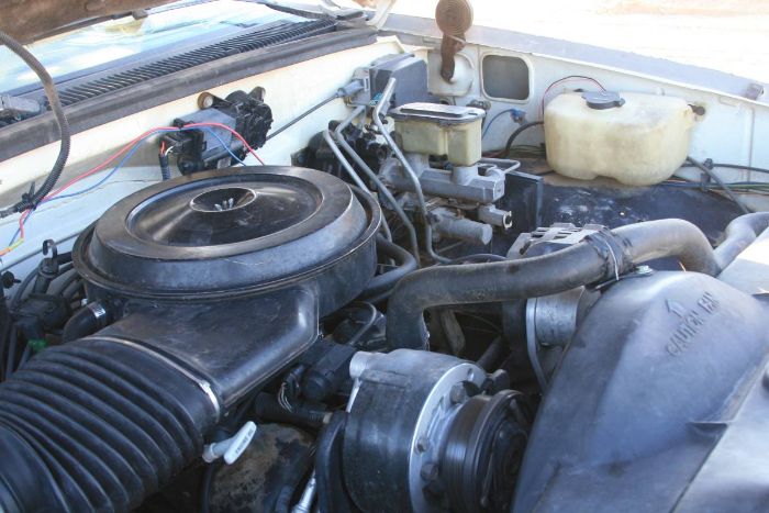 Chevrolet-3500-1989-White-8
