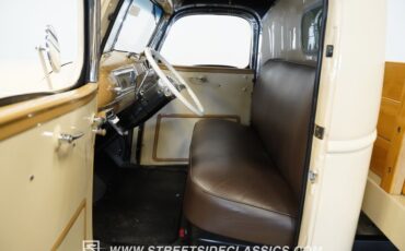 Chevrolet-3800-1946-Butternut-Yellow-Tan-1