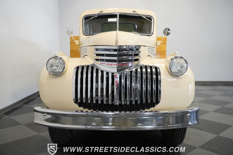 Chevrolet-3800-1946-Butternut-Yellow-Tan-10