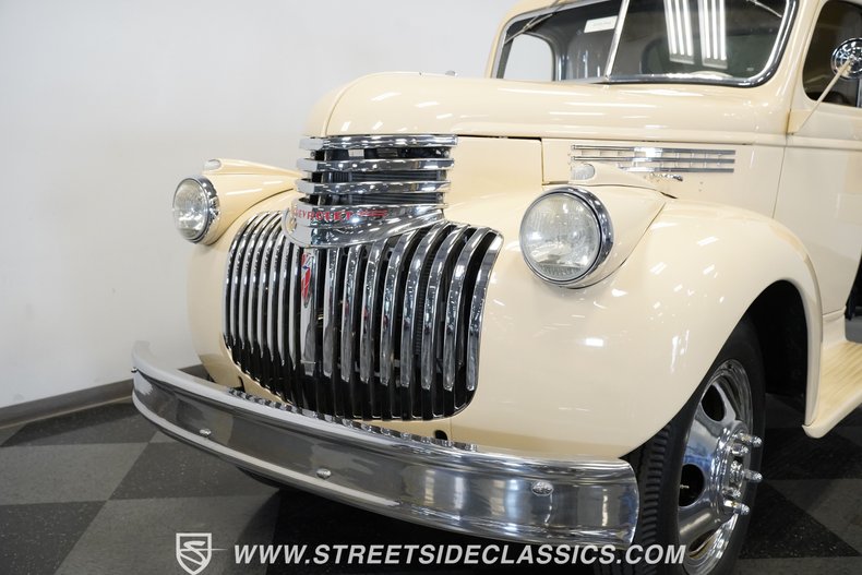 Chevrolet-3800-1946-Butternut-Yellow-Tan-11