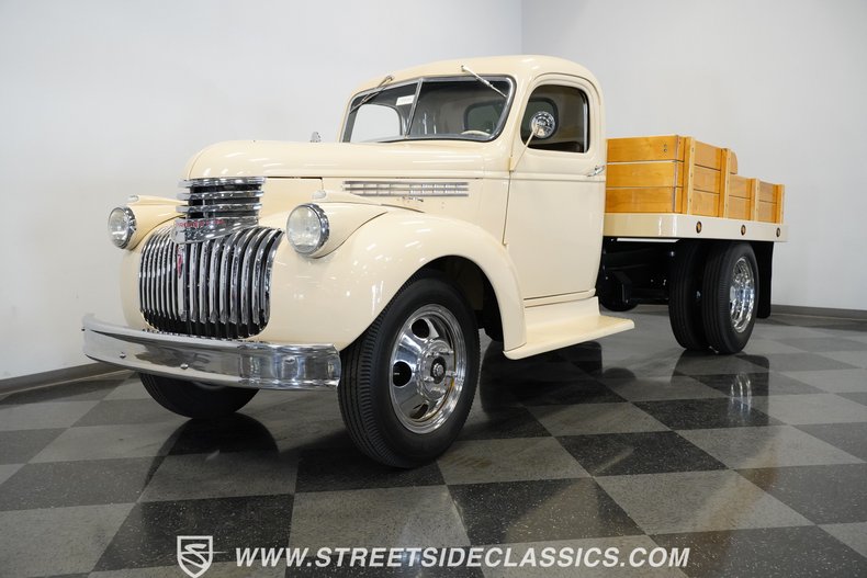 Chevrolet-3800-1946-Butternut-Yellow-Tan-12