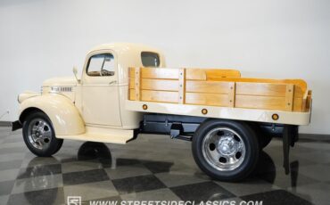 Chevrolet-3800-1946-Butternut-Yellow-Tan-14