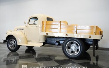 Chevrolet-3800-1946-Butternut-Yellow-Tan-15