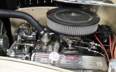 Chevrolet-3800-1946-Butternut-Yellow-Tan-2