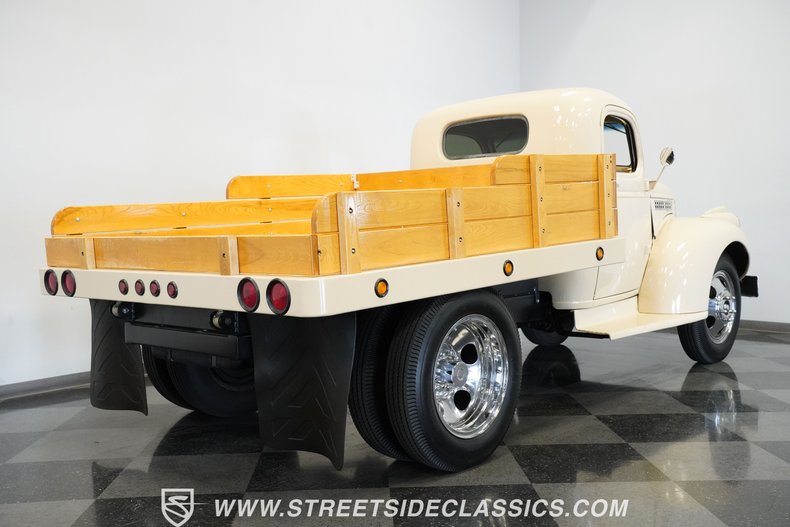 Chevrolet-3800-1946-Butternut-Yellow-Tan-20