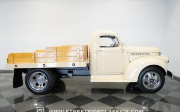 Chevrolet-3800-1946-Butternut-Yellow-Tan-21