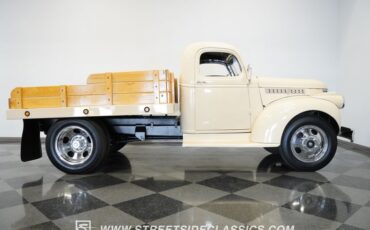 Chevrolet-3800-1946-Butternut-Yellow-Tan-22