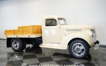 Chevrolet-3800-1946-Butternut-Yellow-Tan-23