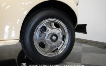 Chevrolet-3800-1946-Butternut-Yellow-Tan-24