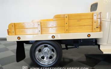 Chevrolet-3800-1946-Butternut-Yellow-Tan-25