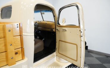 Chevrolet-3800-1946-Butternut-Yellow-Tan-27