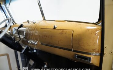 Chevrolet-3800-1946-Butternut-Yellow-Tan-31