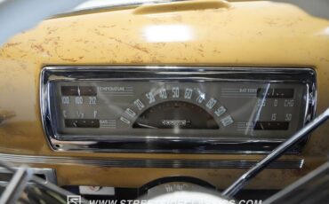 Chevrolet-3800-1946-Butternut-Yellow-Tan-35