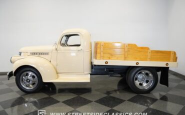 Chevrolet-3800-1946-Butternut-Yellow-Tan
