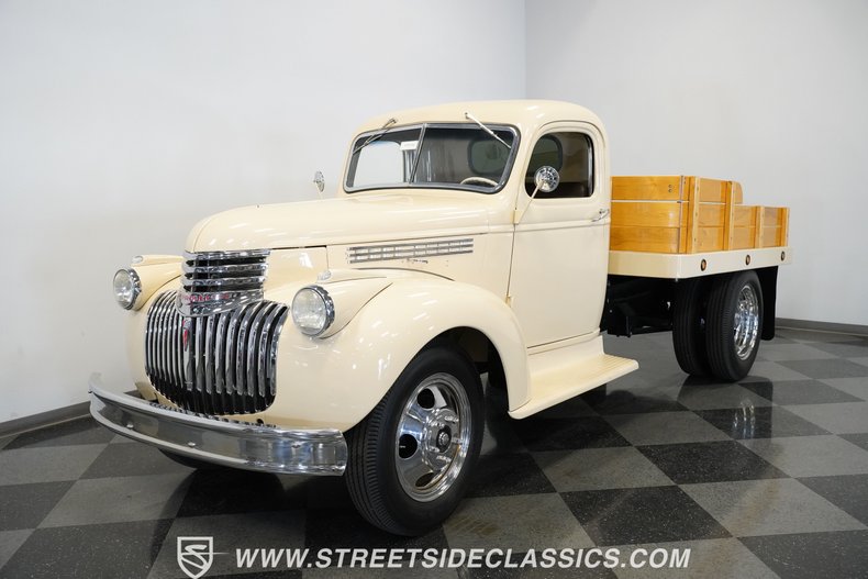 Chevrolet-3800-1946-Butternut-Yellow-Tan-43