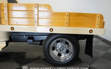 Chevrolet-3800-1946-Butternut-Yellow-Tan-44