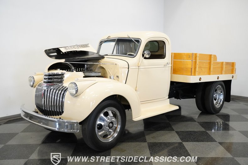 Chevrolet-3800-1946-Butternut-Yellow-Tan-46
