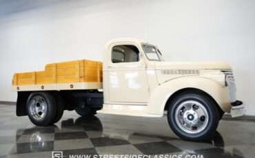 Chevrolet-3800-1946-Butternut-Yellow-Tan-48