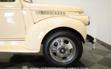 Chevrolet-3800-1946-Butternut-Yellow-Tan-49