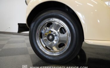 Chevrolet-3800-1946-Butternut-Yellow-Tan-5