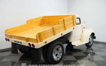 Chevrolet-3800-1946-Butternut-Yellow-Tan-9