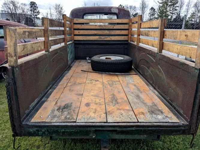 Chevrolet-3800-1953-Green-Green-Vinyl-5