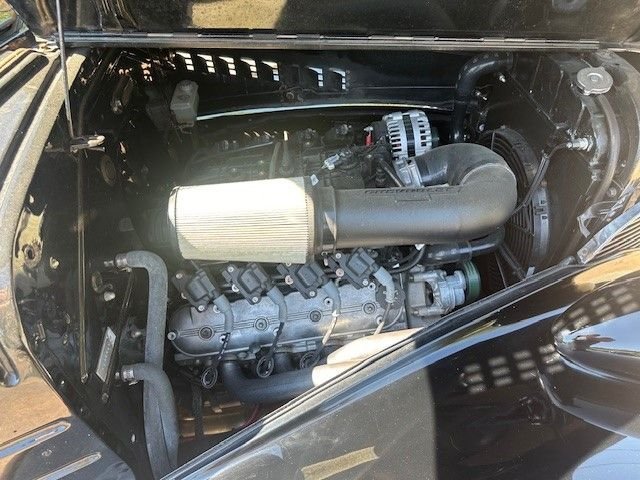 Chevrolet-5-window-1939-Black-gray-2
