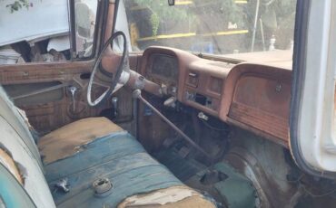 Chevrolet-Apache-10-1961-3