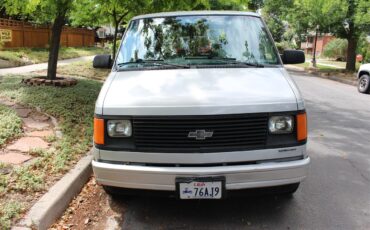 Chevrolet-Astro-1987-Silver-Grey-Blue-1