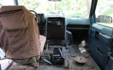 Chevrolet-Astro-1987-Silver-Grey-Blue-11