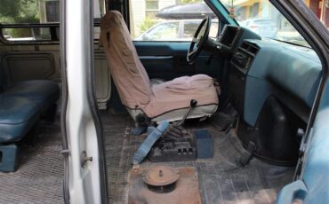 Chevrolet-Astro-1987-Silver-Grey-Blue-12