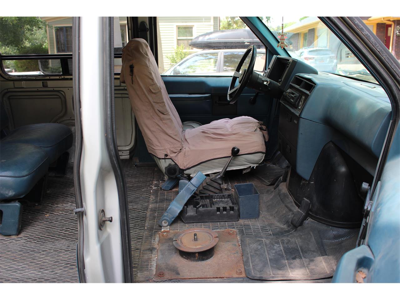 Chevrolet-Astro-1987-Silver-Grey-Blue-12