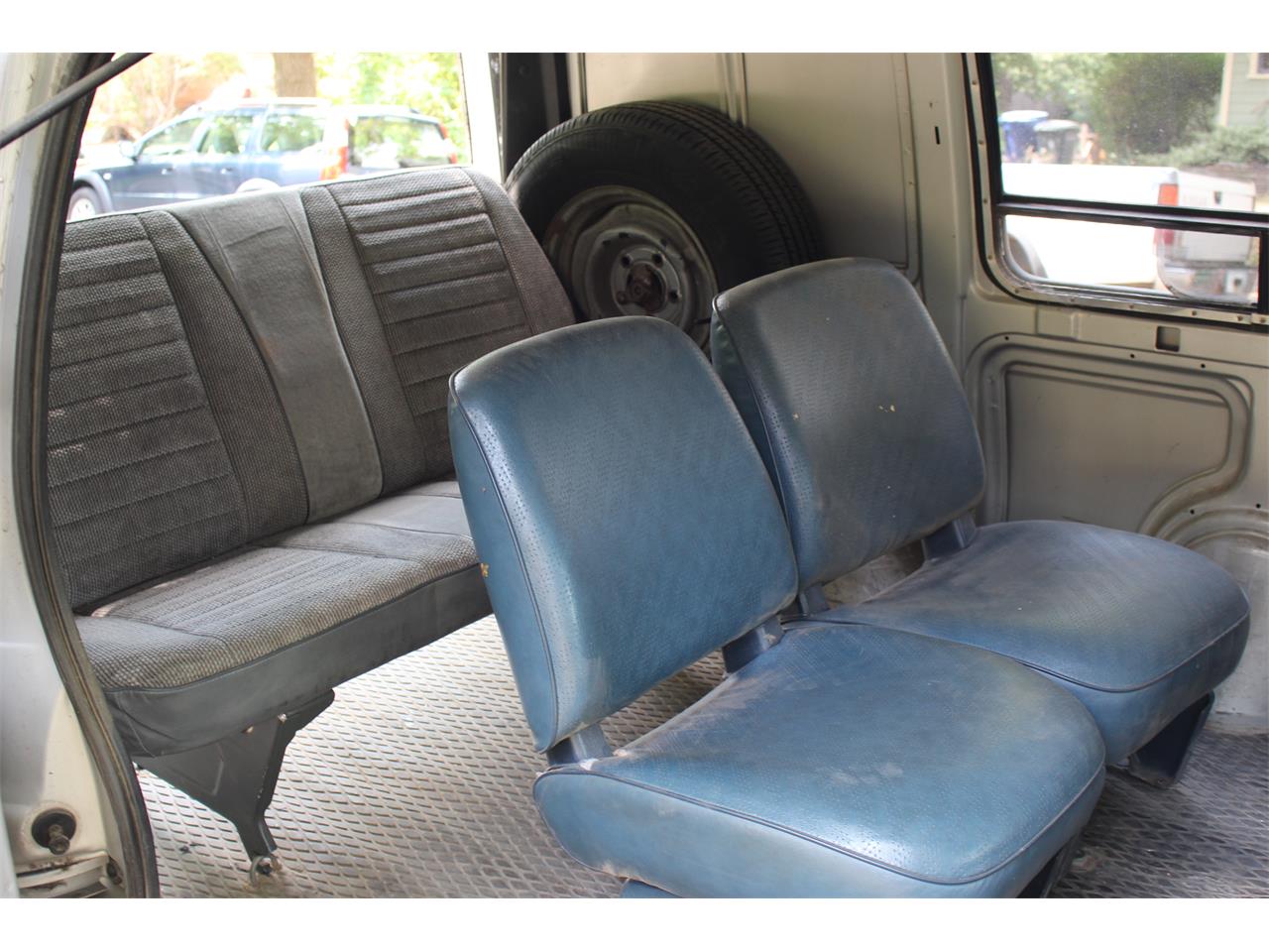 Chevrolet-Astro-1987-Silver-Grey-Blue-13