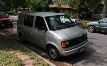 Chevrolet-Astro-1987-Silver-Grey-Blue-2