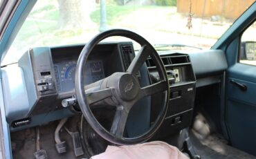 Chevrolet-Astro-1987-Silver-Grey-Blue-9