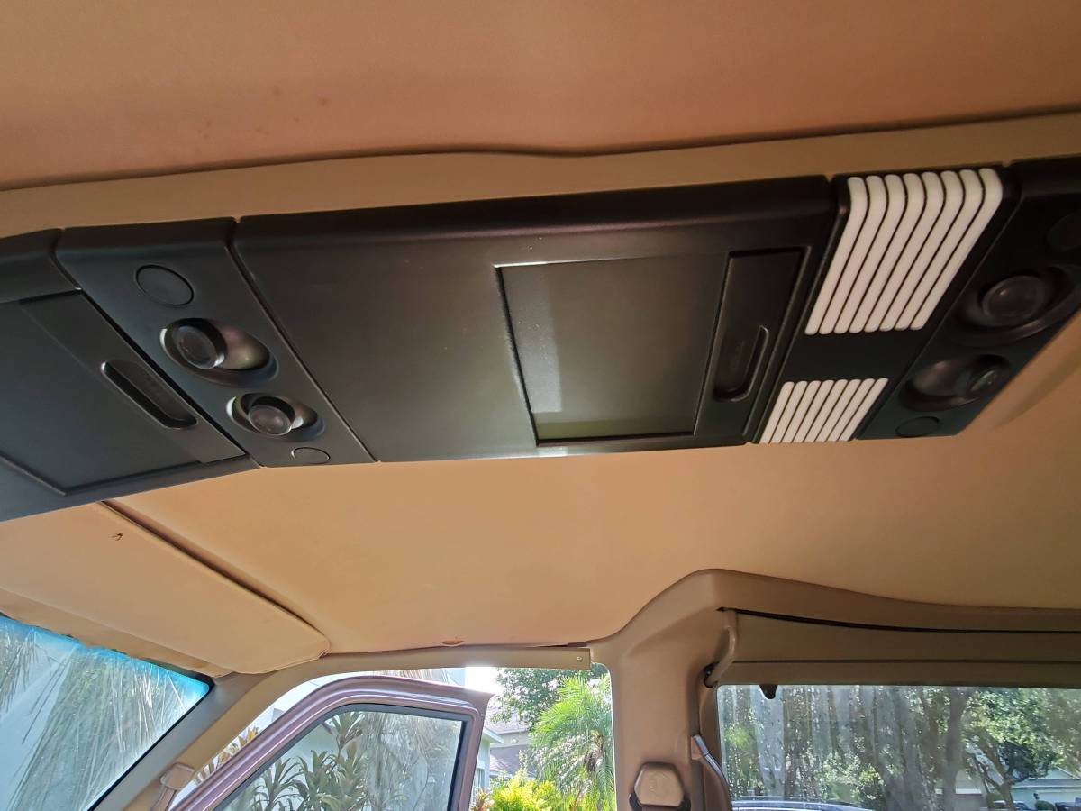 Chevrolet-Astro-van-12-ton-nominal-1995-brown-12