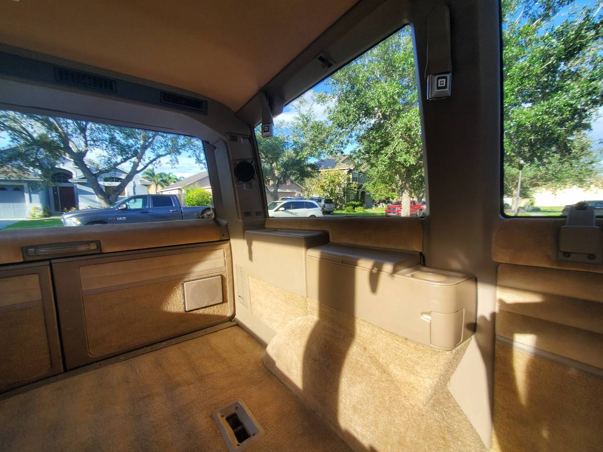 Chevrolet-Astro-van-12-ton-nominal-1995-brown-22